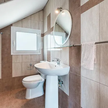 White Pearl Villa Lakhania