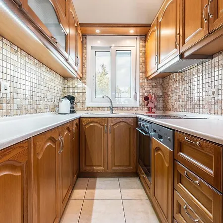 White Pearl Vila Lakhania