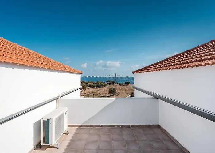 White Pearl Villa Lakhania